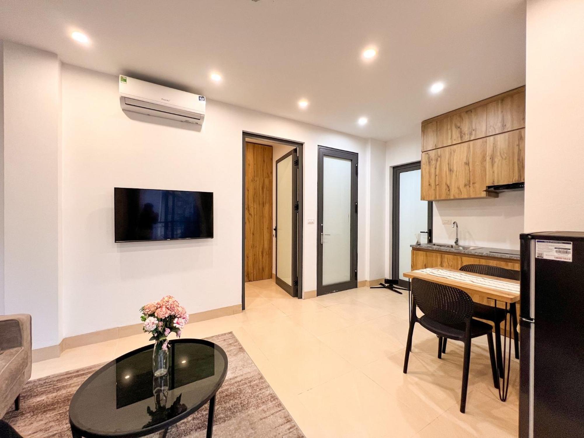 Nine Housing 290 Kim Ma Aparthotel Hanoi Bagian luar foto